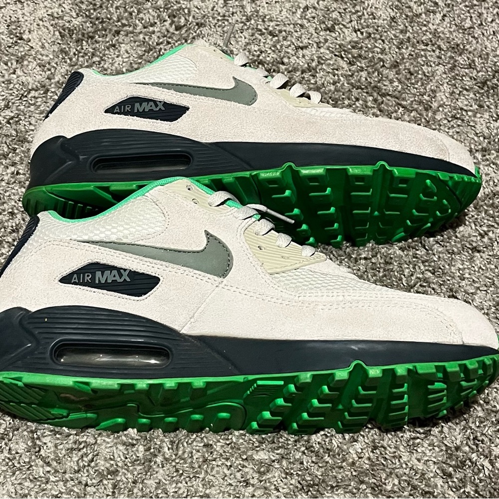Mens Gray and Green Nike Airmax Size 10